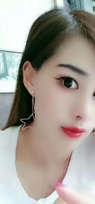 寻求性刺激，欲求不满的半良家猛女，豪爽尺度，全身心投入